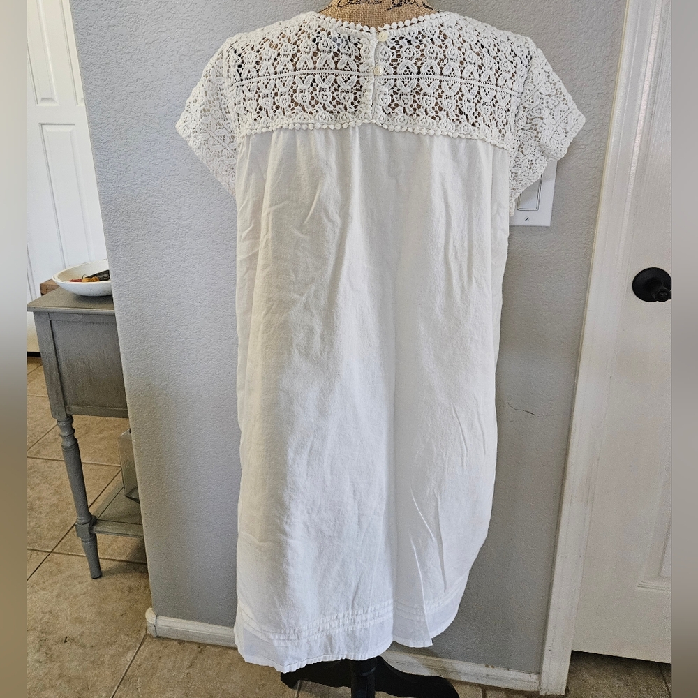 GAP Lace Dress - Picture 5 of 9